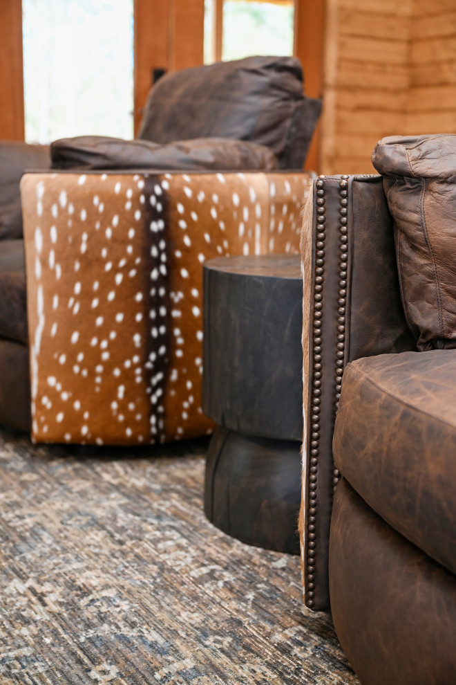 Inspiration for a rustic home design remodel in Houston