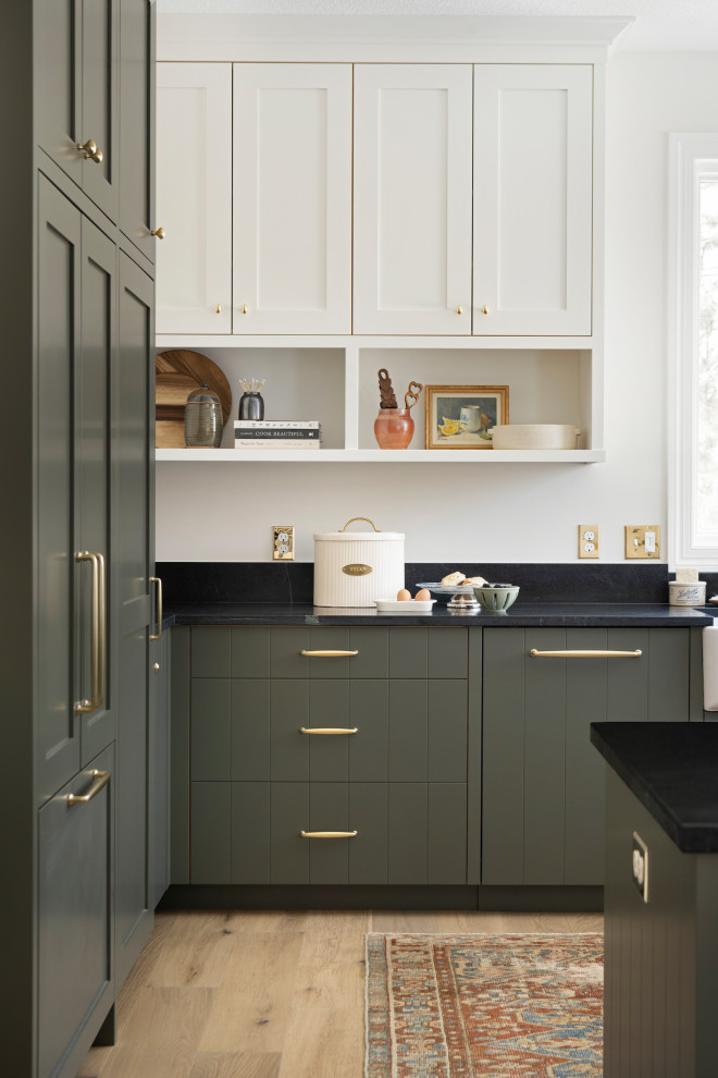 Example of a transitional kitchen design in Minneapolis