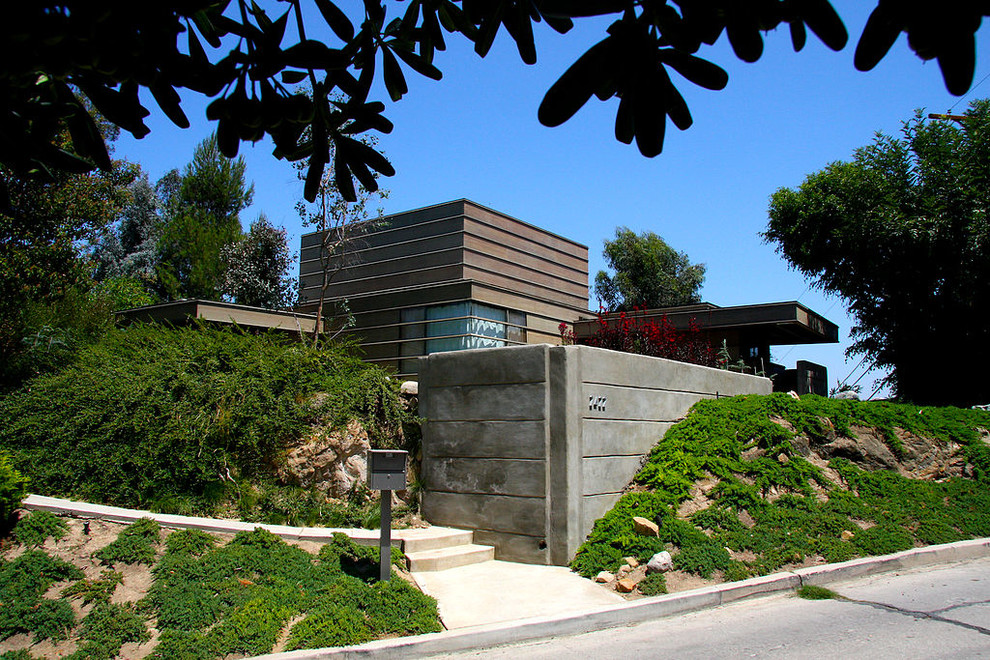 Modern exterior in Los Angeles.