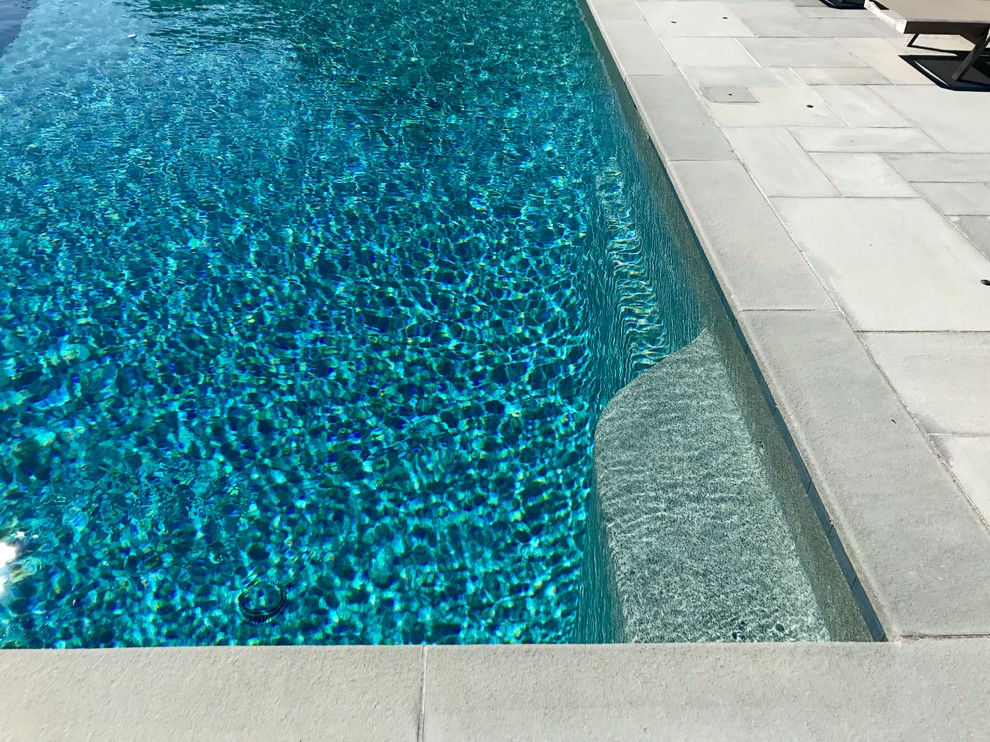 Свежая идея для дизайна: бассейн в морском стиле - отличное фото интерьера