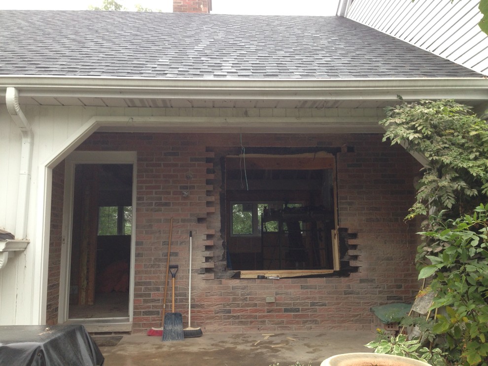 Inspiration for a craftsman entryway remodel in Toronto