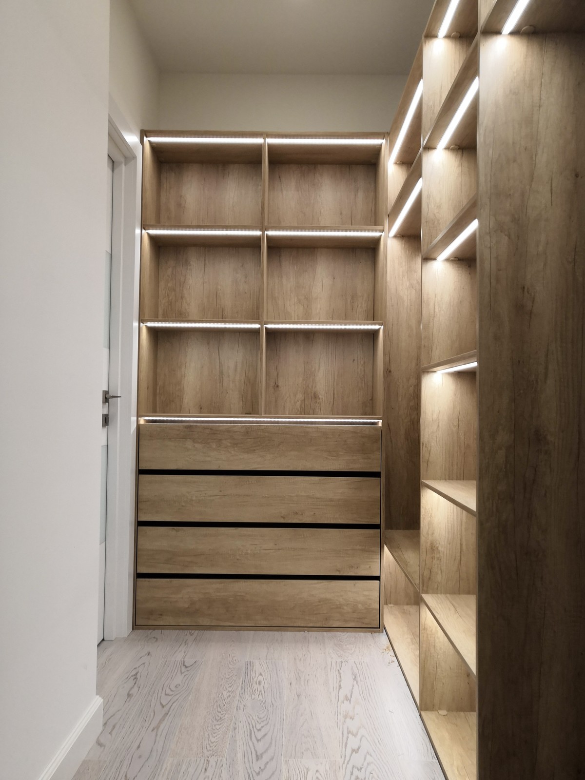 Гардеробная raumplus Ecoline с LED подсветкой