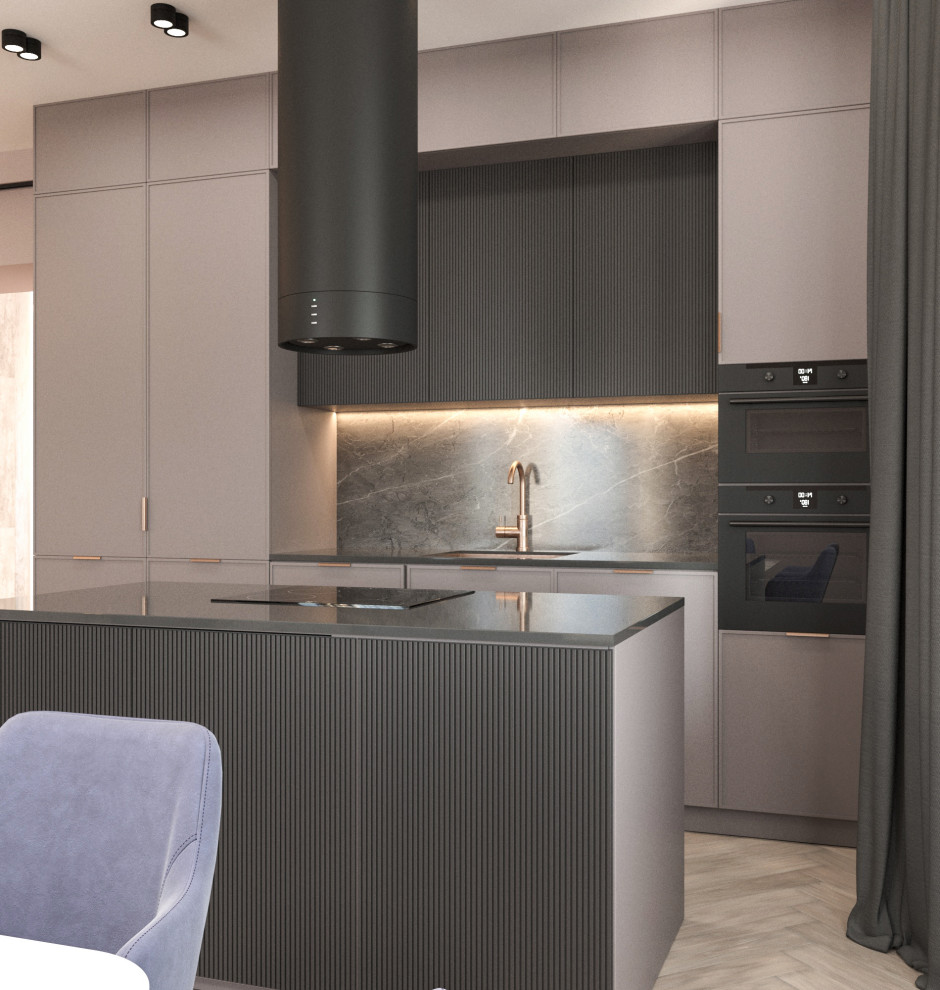 Просторная квартира в синими стенами