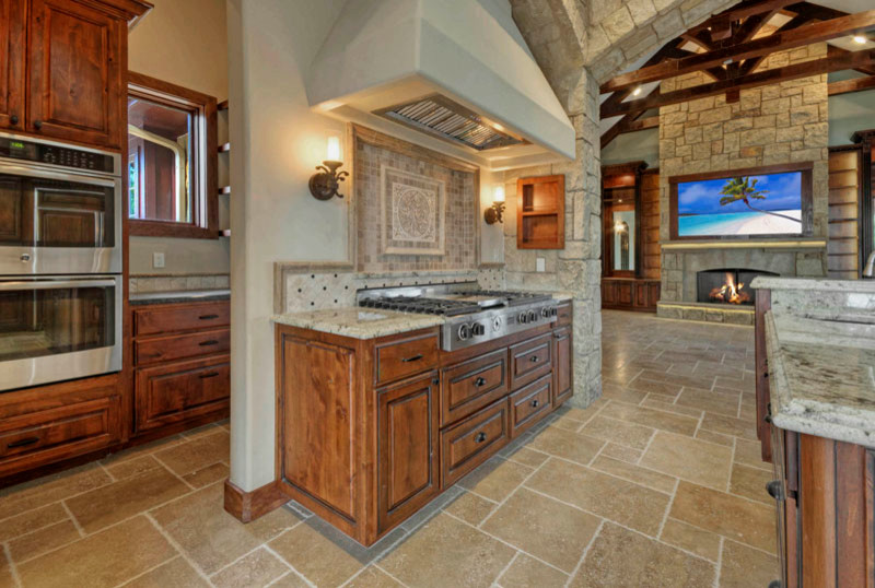 Mountain style kitchen photo in Austin