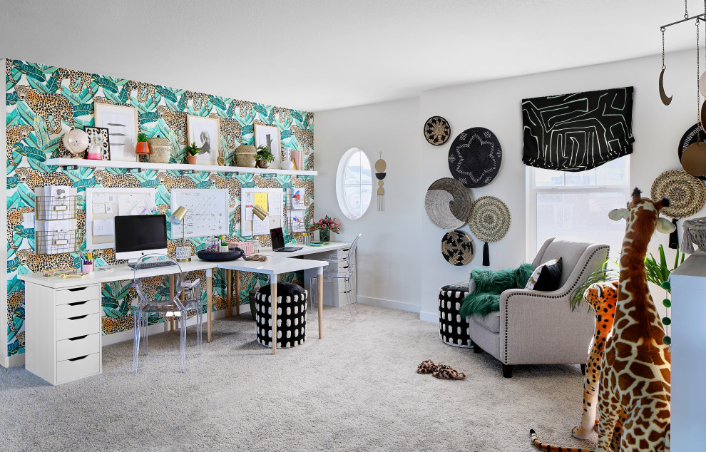 Example of a transitional home design design in Denver