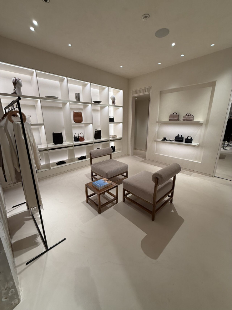 Декоративная штукатурка с эффектом Арт-бетон в коммерческом помещении