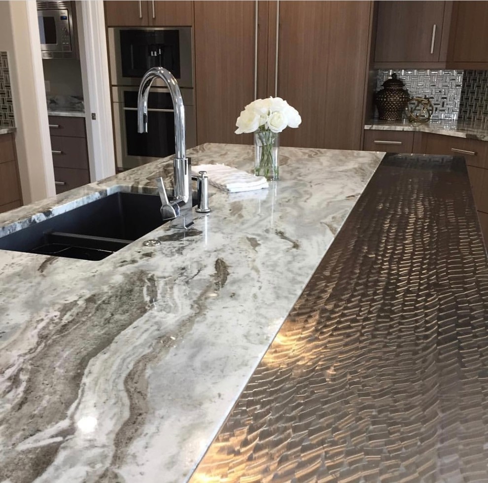 Kitchen - transitional kitchen idea