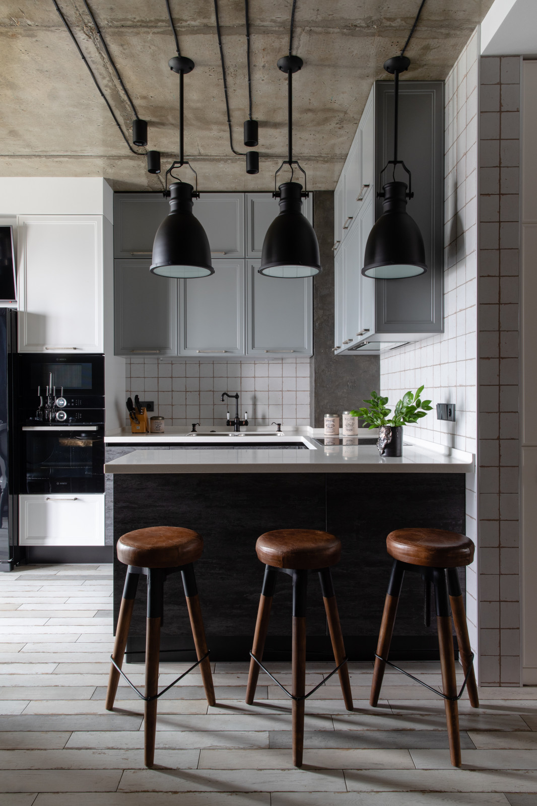 Квартира с зеленой стеной (реализация)