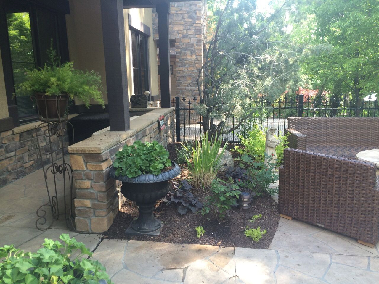 Front Yard Landscape Designs