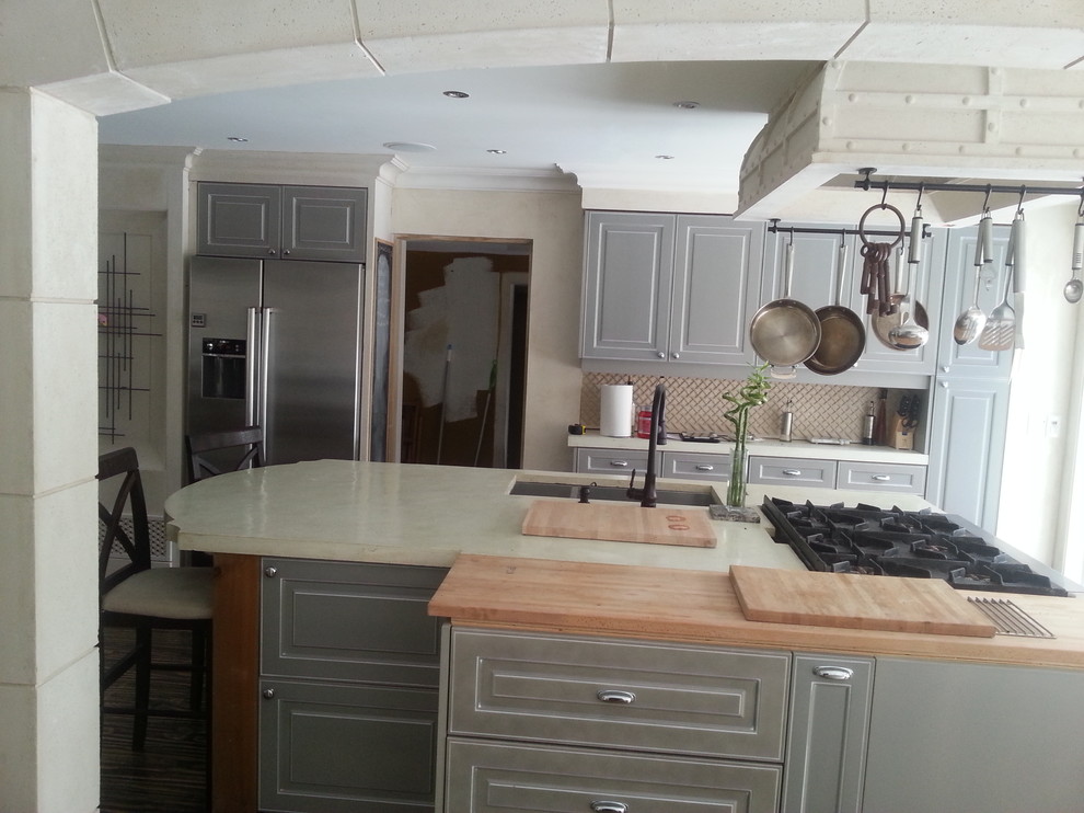 Mountain style kitchen photo in Toronto
