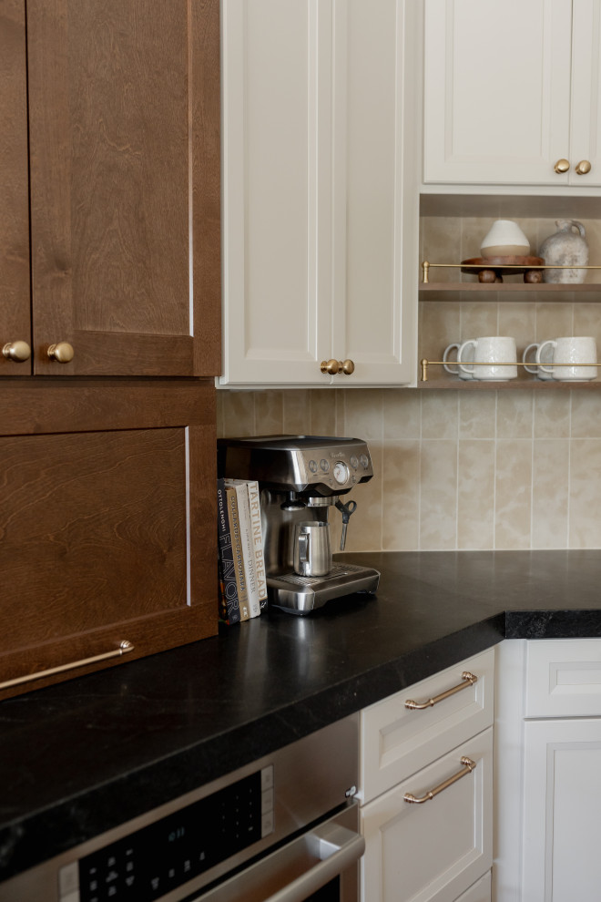 Inspiration for a transitional kitchen remodel in Phoenix
