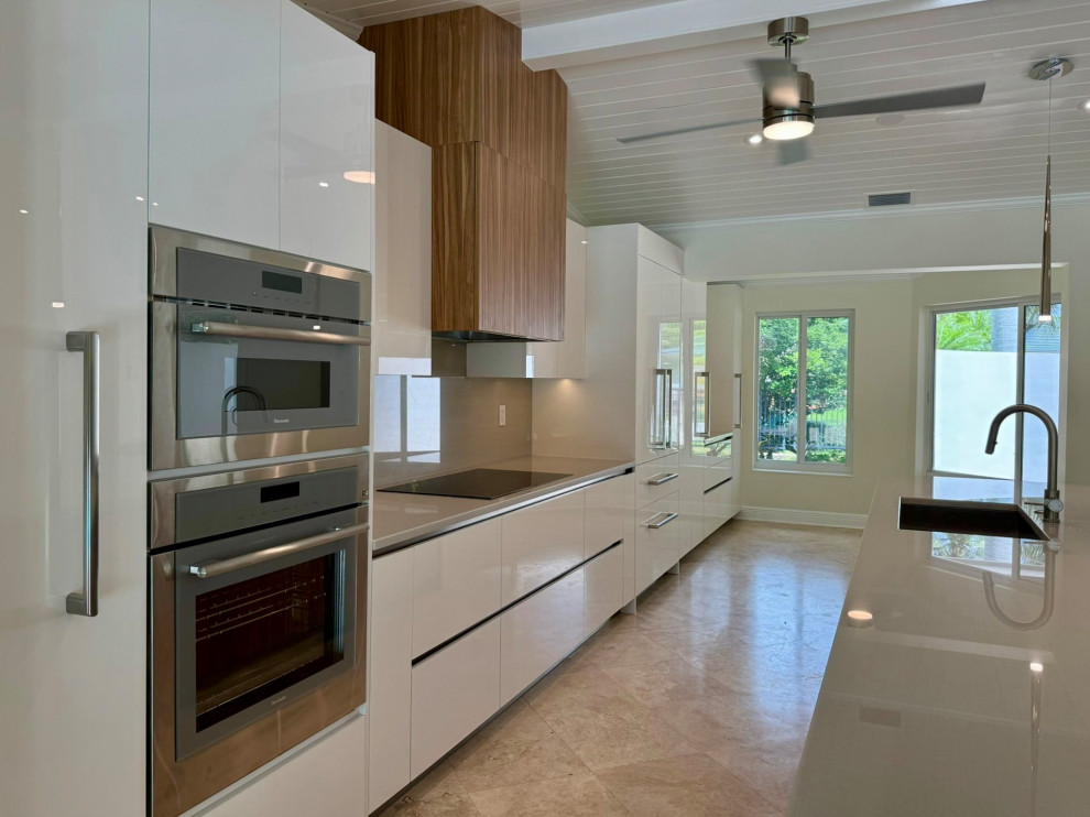 Pinecrest Open Kitchen & Family Space