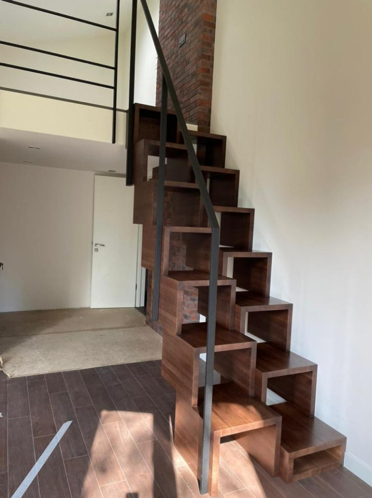 маленькая лестница на антресоль