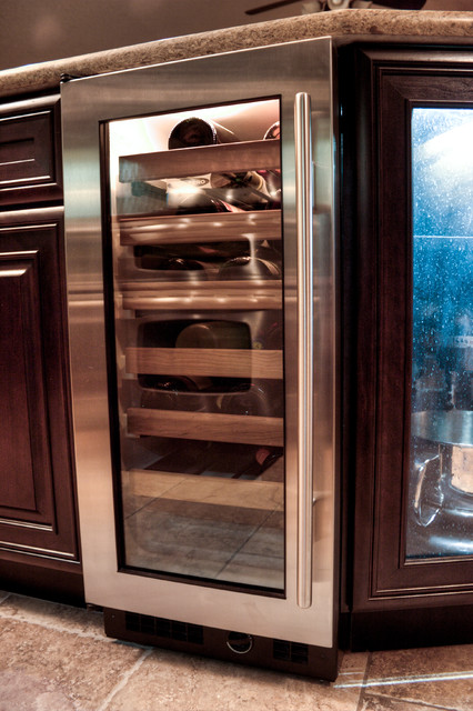Transitional transitional-kitchen