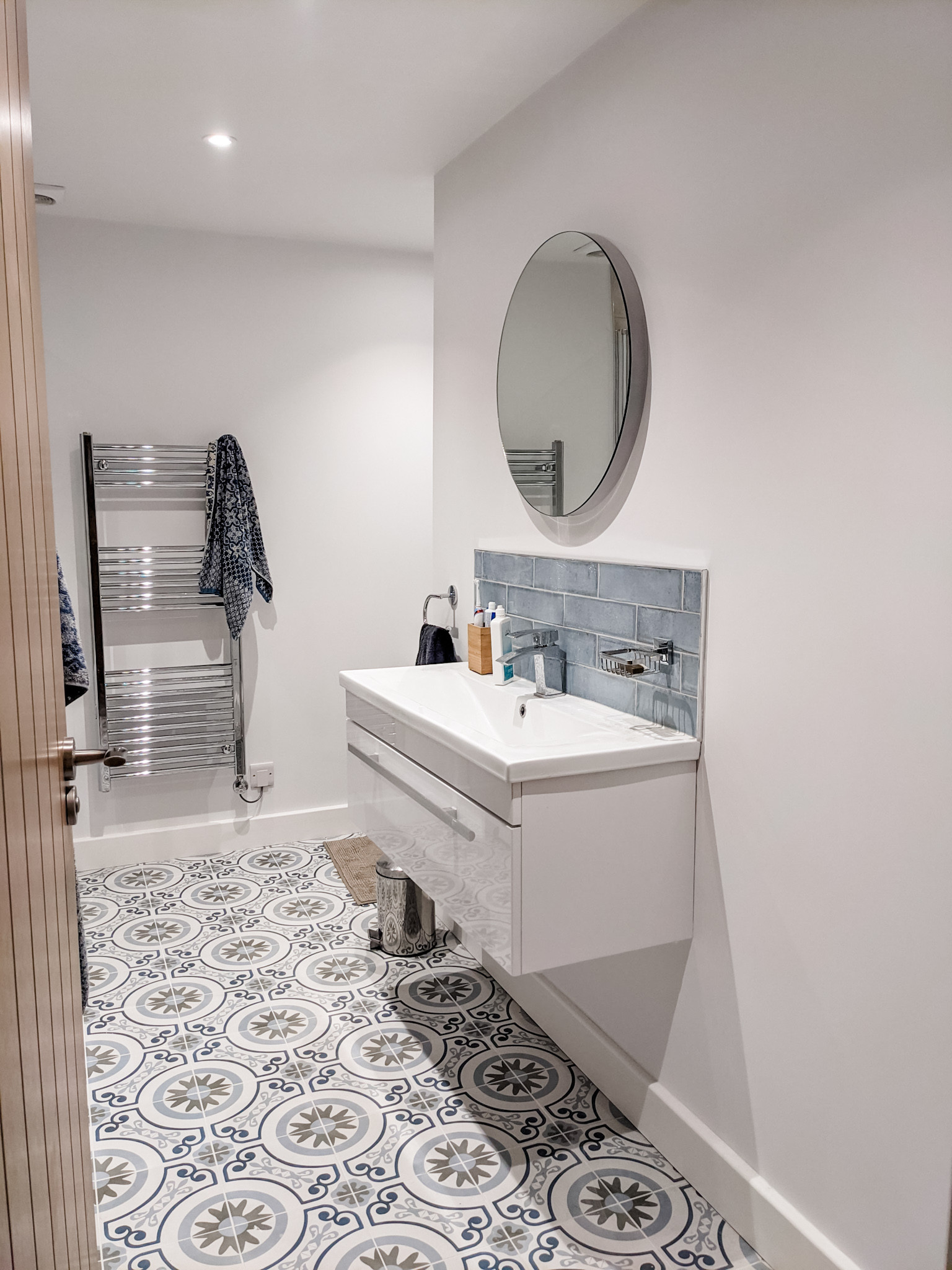 75 Brick Wall Bathroom with a Hinged Shower Door Ideas You'll Love -  October, 2022 | Houzz