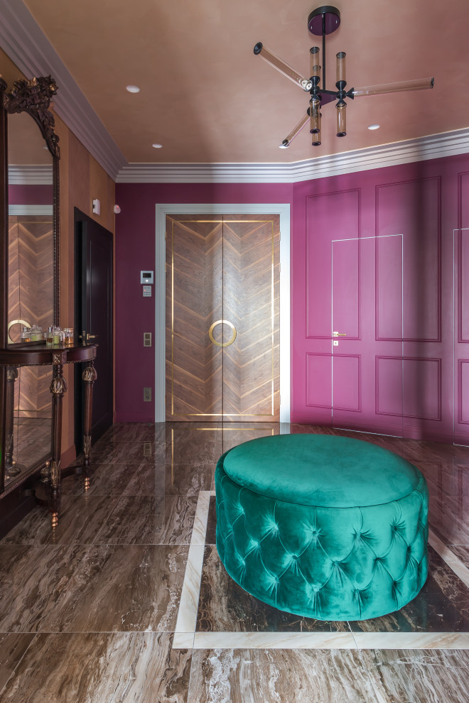 Двери в градеробную.