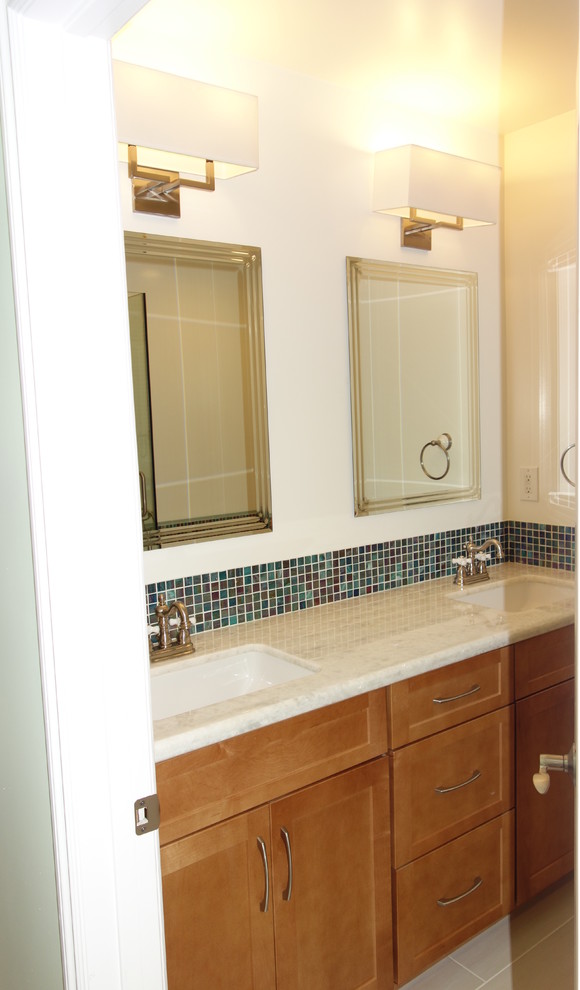 Example of a transitional home design design in Orange County
