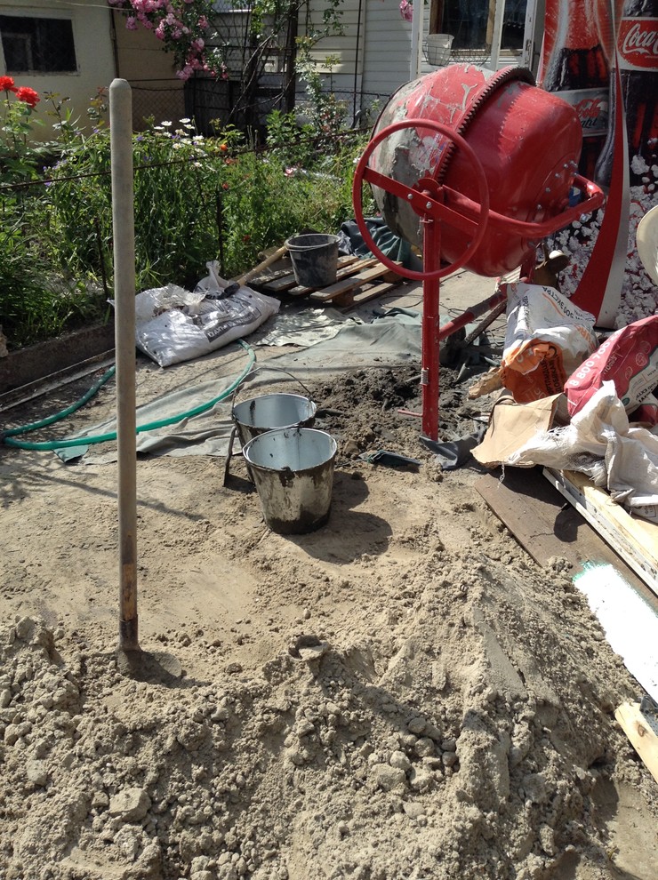 Отделочная работа по строительству небольшого магазина на частной территории.