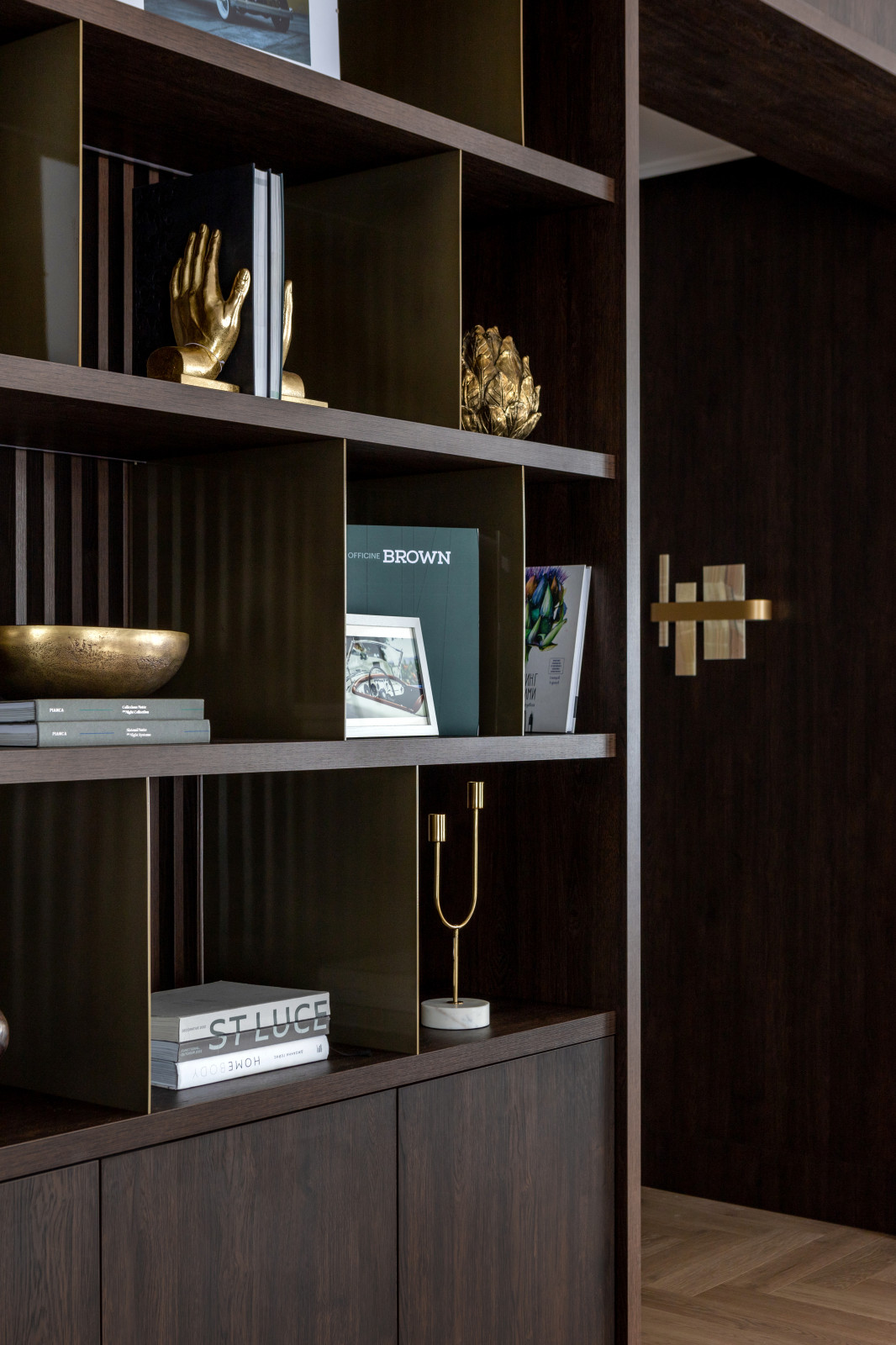 Австорский стеллаж