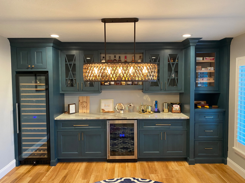 Poker room bar w/ built-in humidor