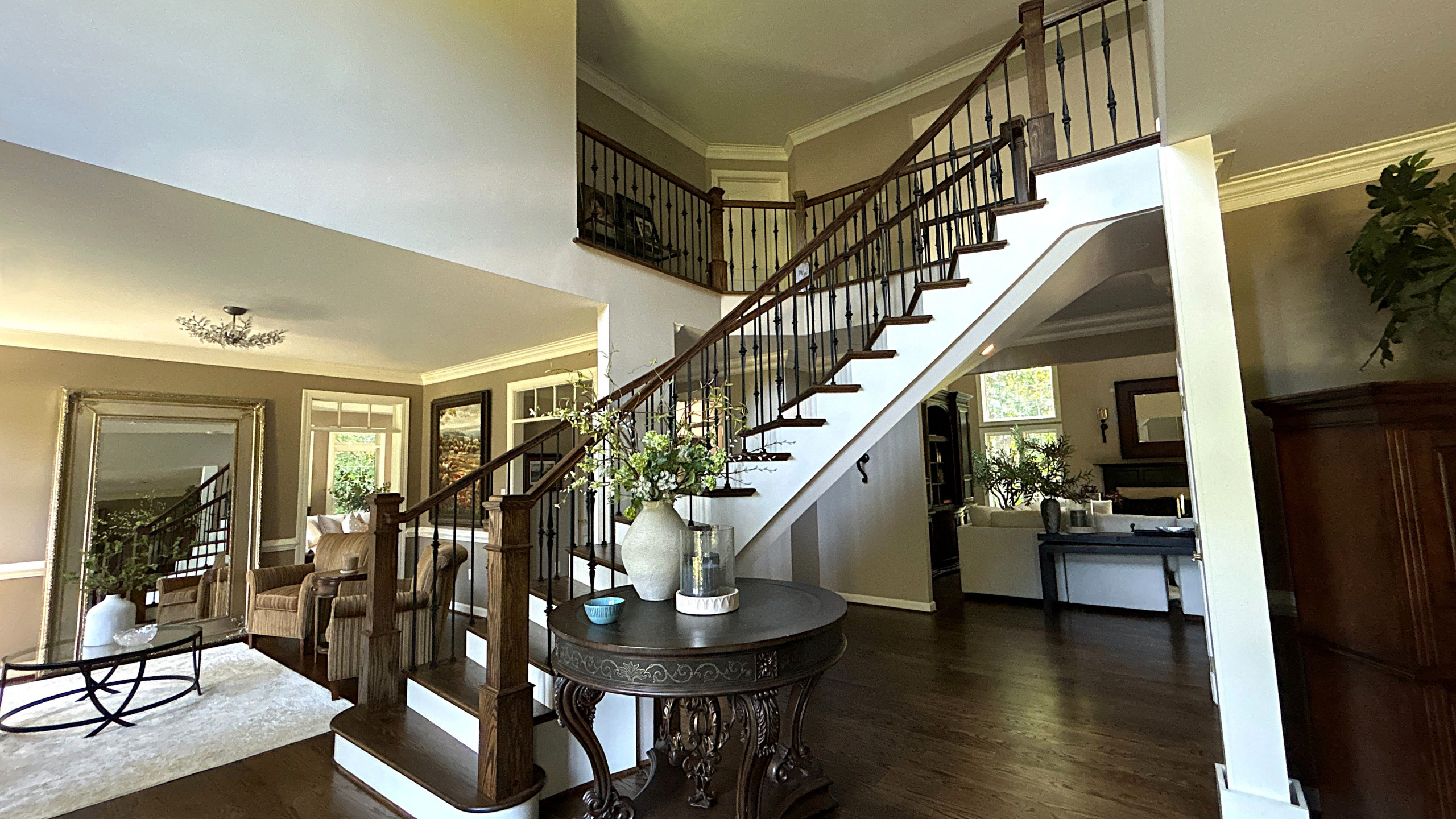 Project #157 | Traditional Curved Foyer Staircase