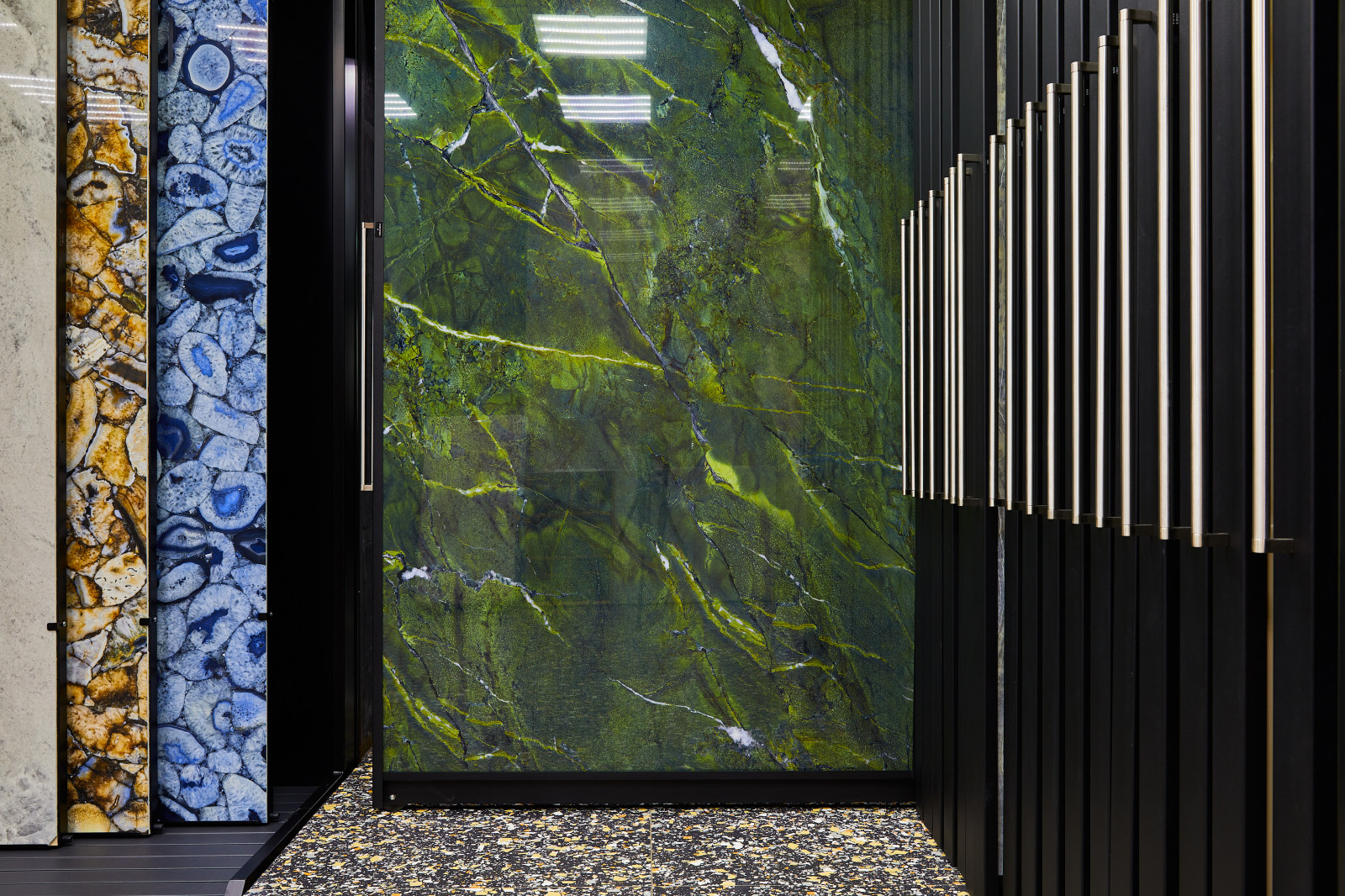 Экспозиция шоурума SpazioIris Moscow