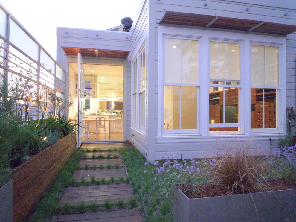 Inspiration for a transitional rooftop garden in San Francisco.