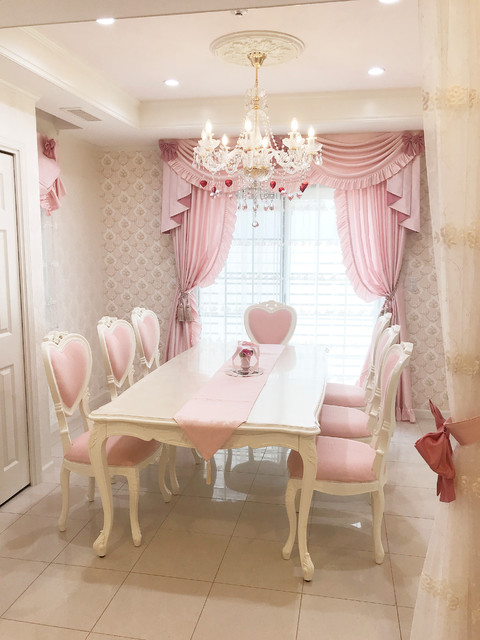 ロマンティックプリンセスなインテリア Classique Salon Tokyo Par 輸入家具のウエストハウスギャラリー Houzz