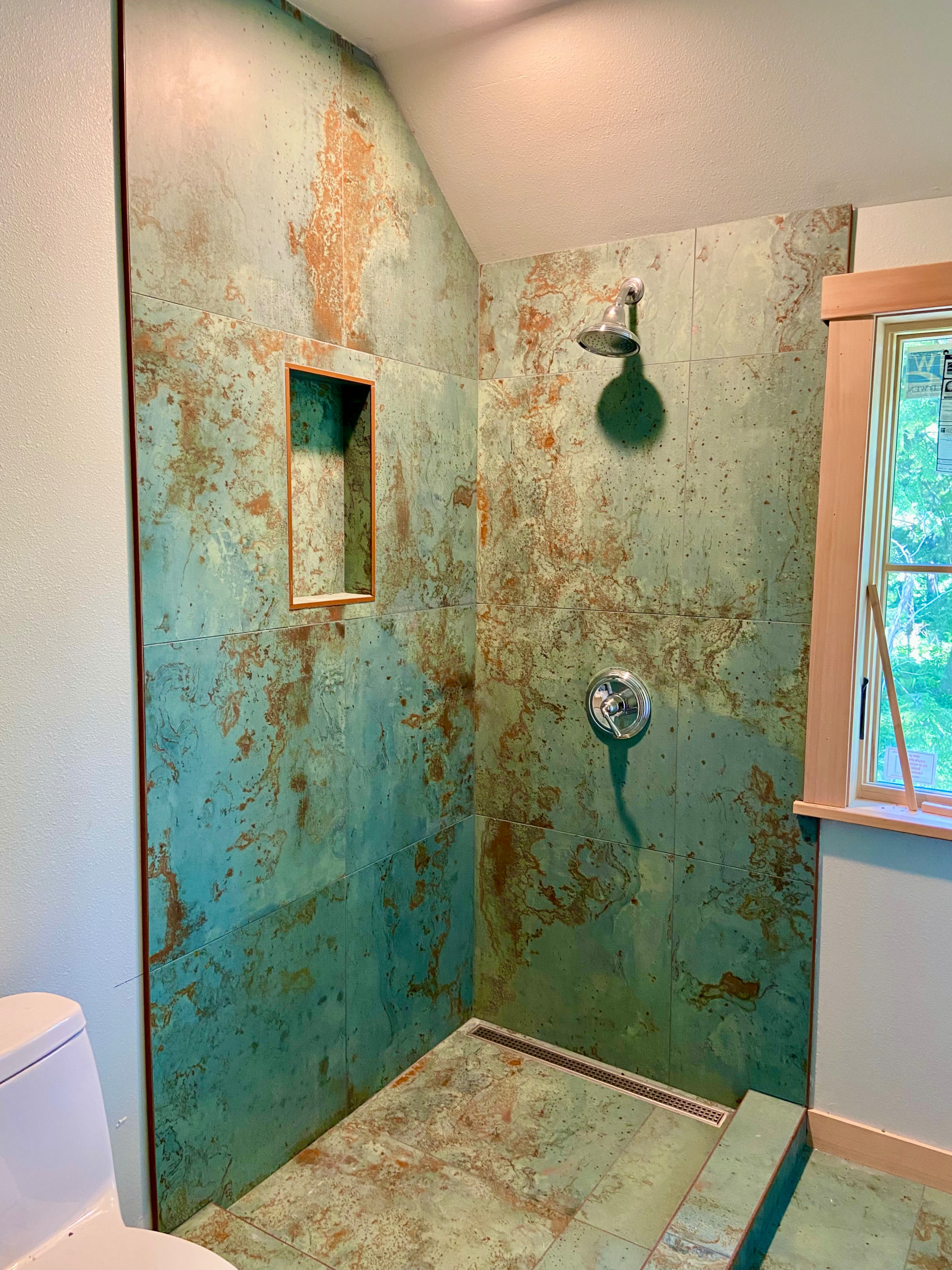Oregon Coast - Green Bathroom