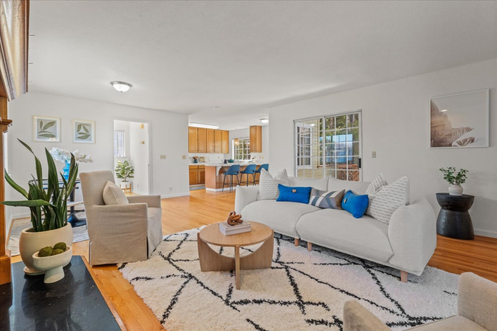 Vacant staging-Beach Hill, Santa Cruz