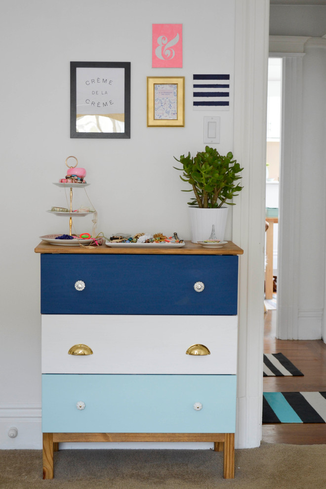 Bedroom - eclectic bedroom idea in San Francisco