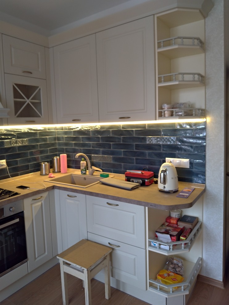 Кухня с лазурью