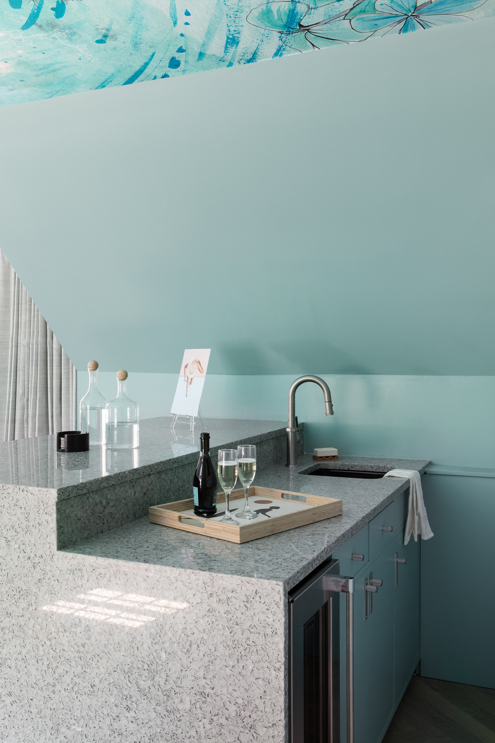 75 Wallpaper Ceiling Loft Style Bedroom Ideas You Ll Love April 22 Houzz