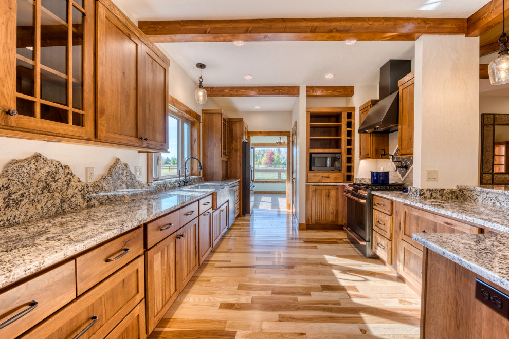 Kitchen - rustic kitchen idea
