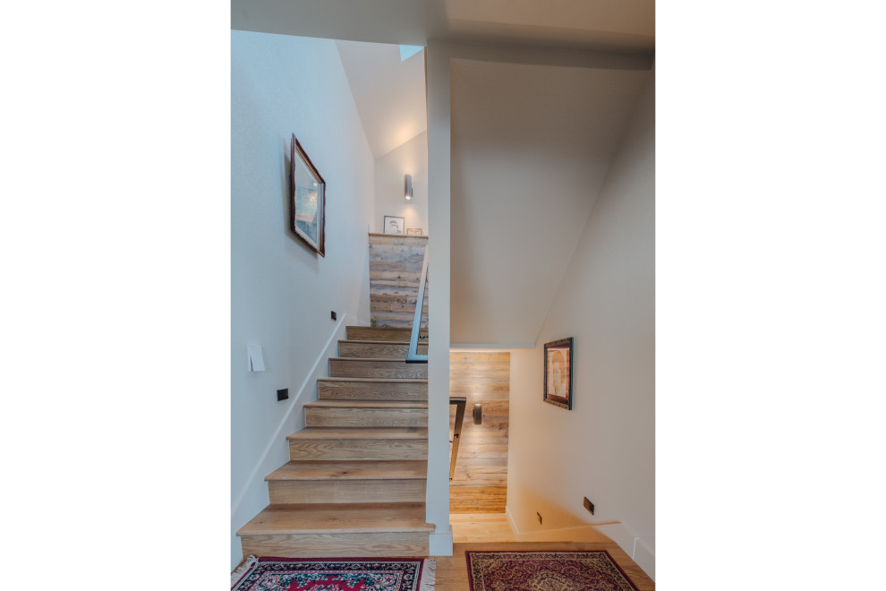 Example of a mountain style staircase design in Denver