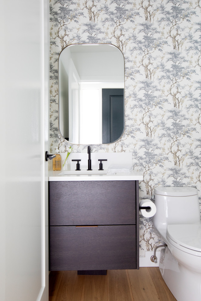Example of a transitional home design design in Vancouver
