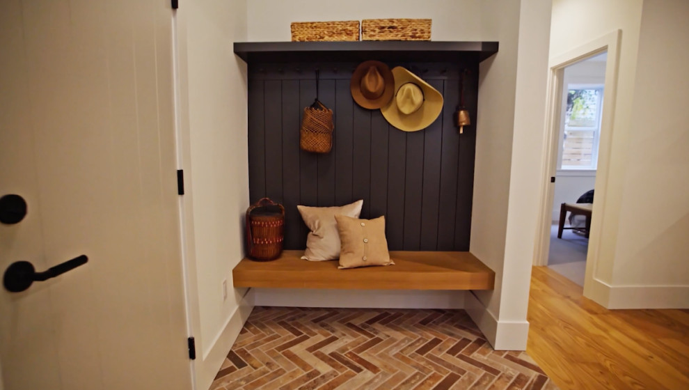 Home design - transitional home design idea in Seattle