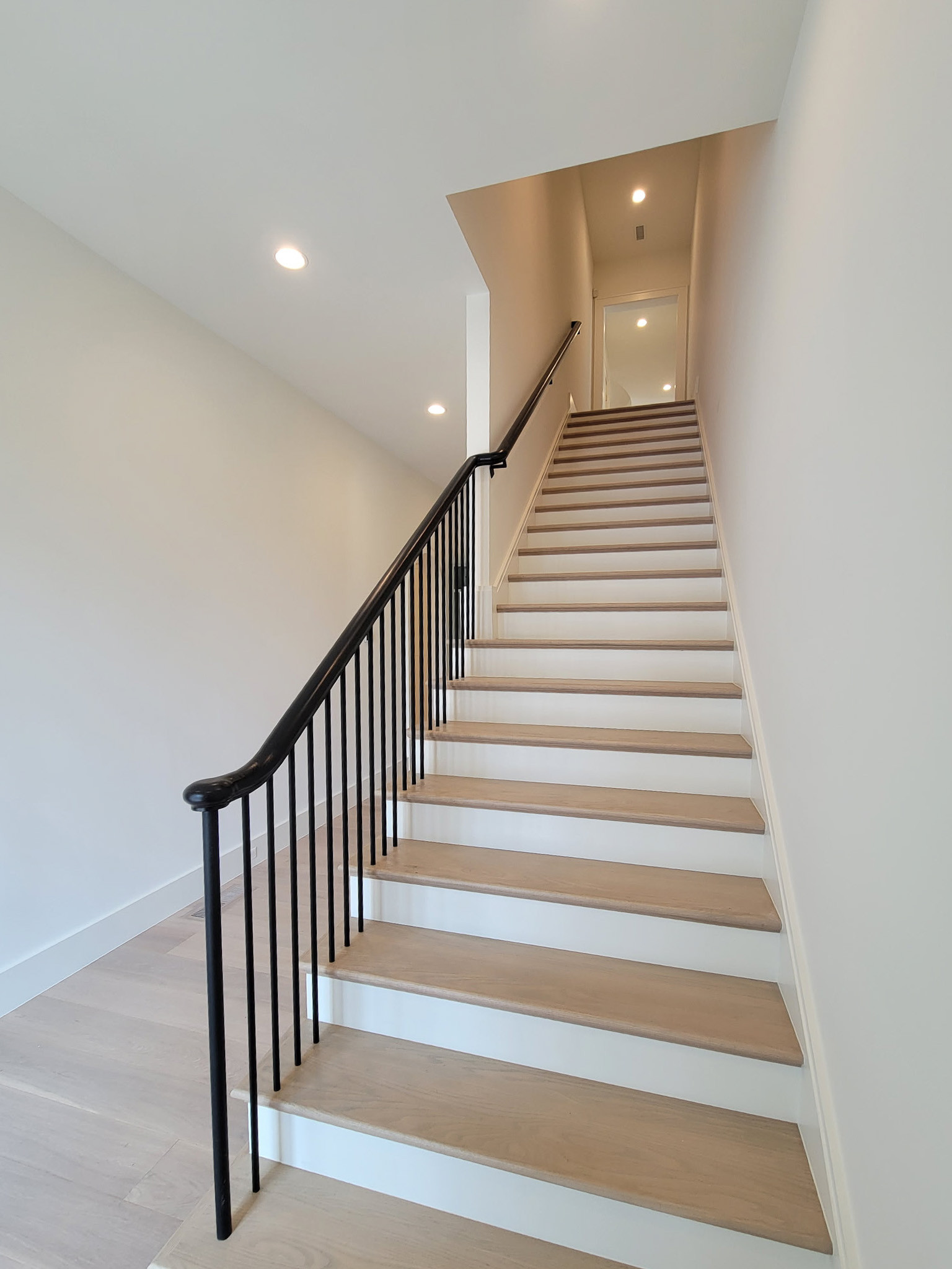 Project #158 | Contemporary Curved Staircase