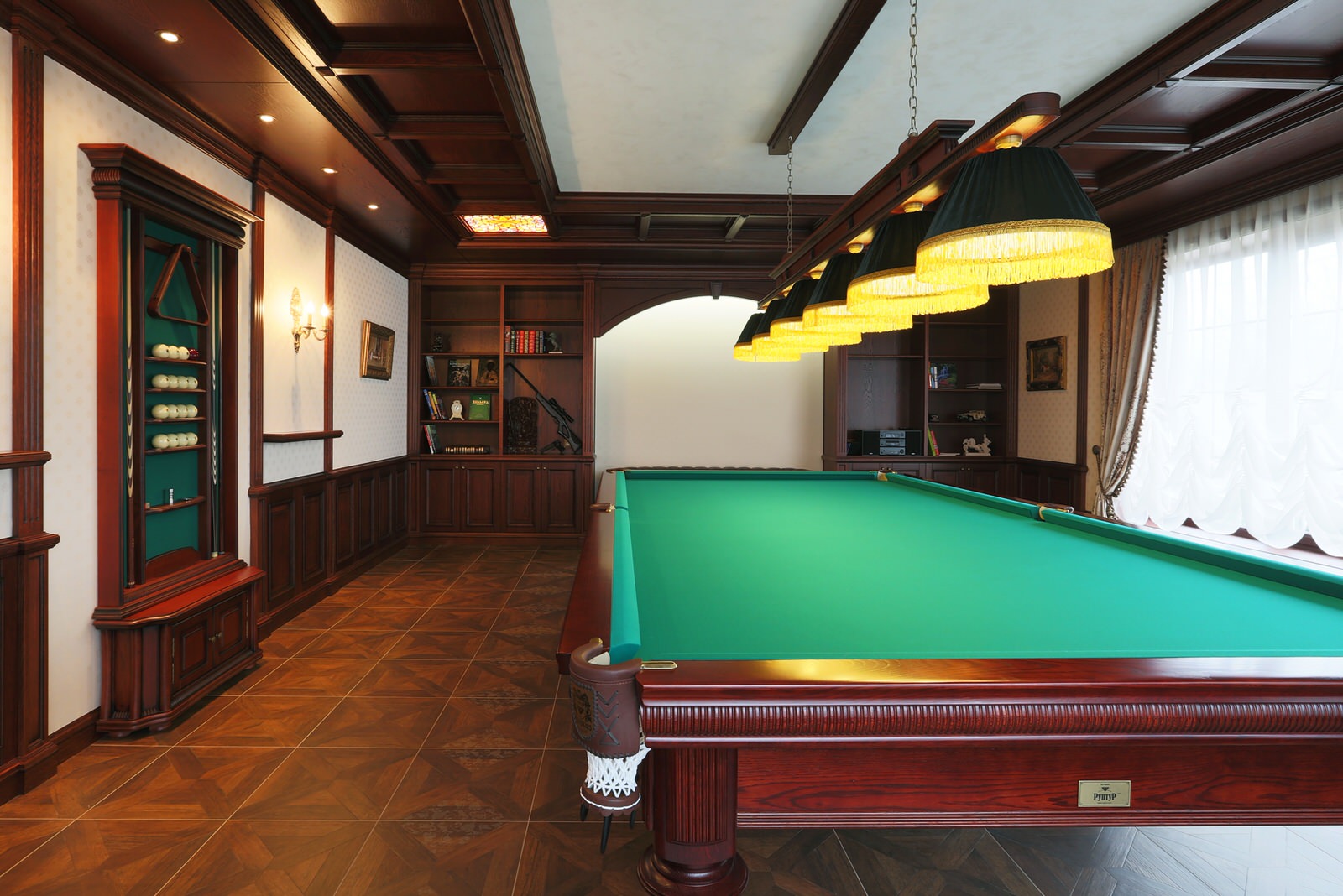 Бильярдная комната в доме