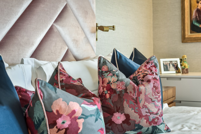 Luxury Details klassisch-modern-schlafzimmer