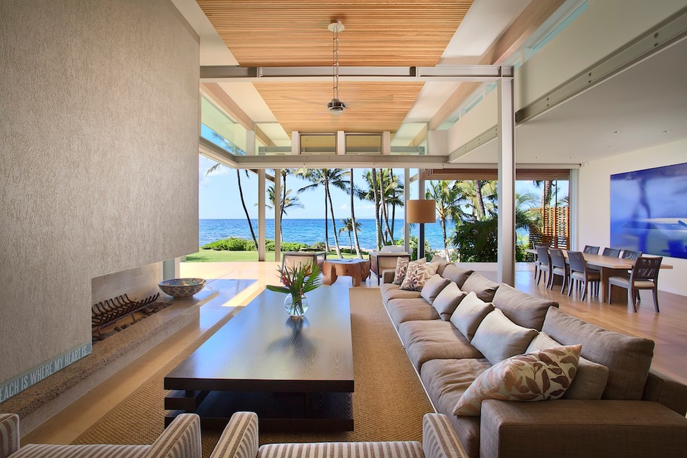 Inspiration for a traditional living room in Hawaii.