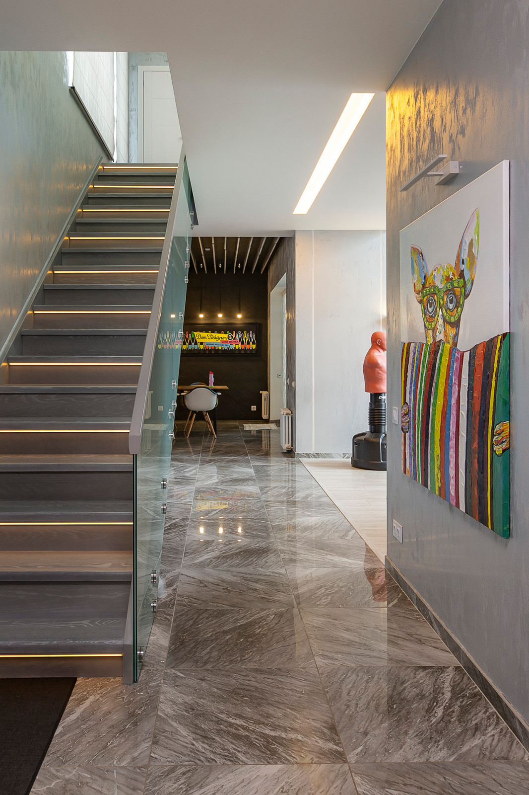 Дом с серебристыми стенами / House with silver walls