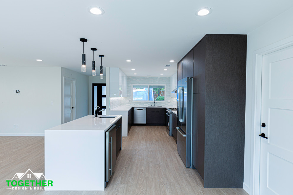 Inspiration for a modern kitchen remodel in Austin