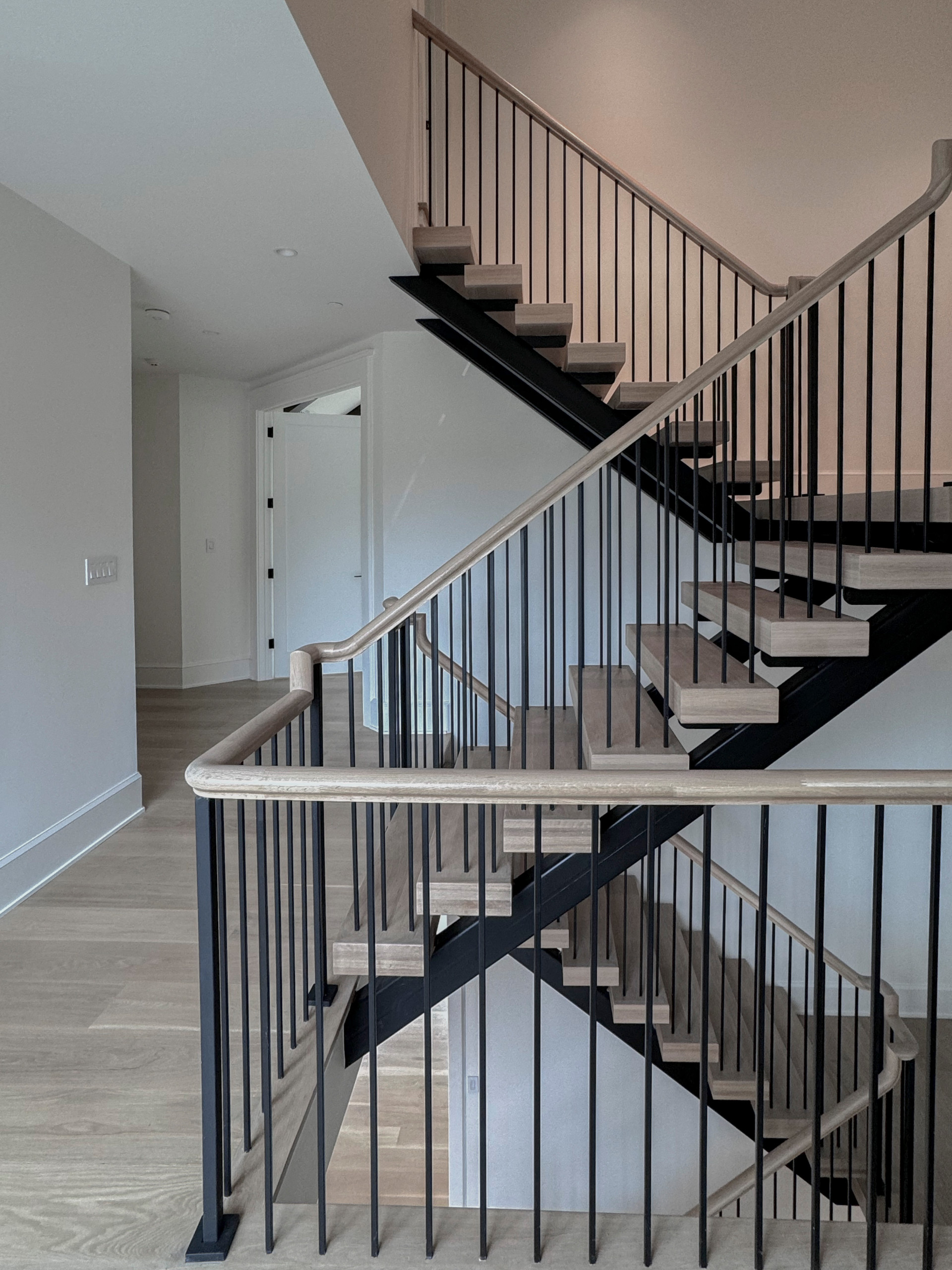 122_Modern Steel & Wood Floating Staircase, Arlington VA 22207