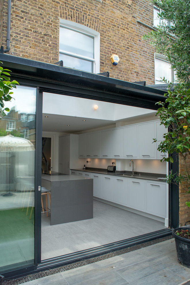 Stuning & Bright Open Plan Kitchen