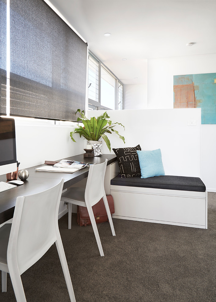 Photo of a contemporary home office in Sydney.