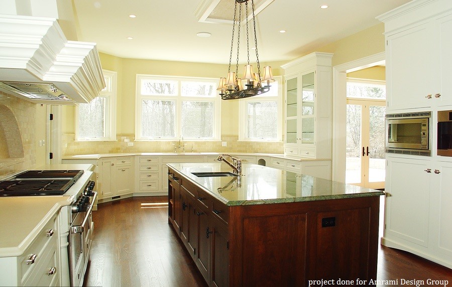 Kitchen - kitchen idea in Chicago