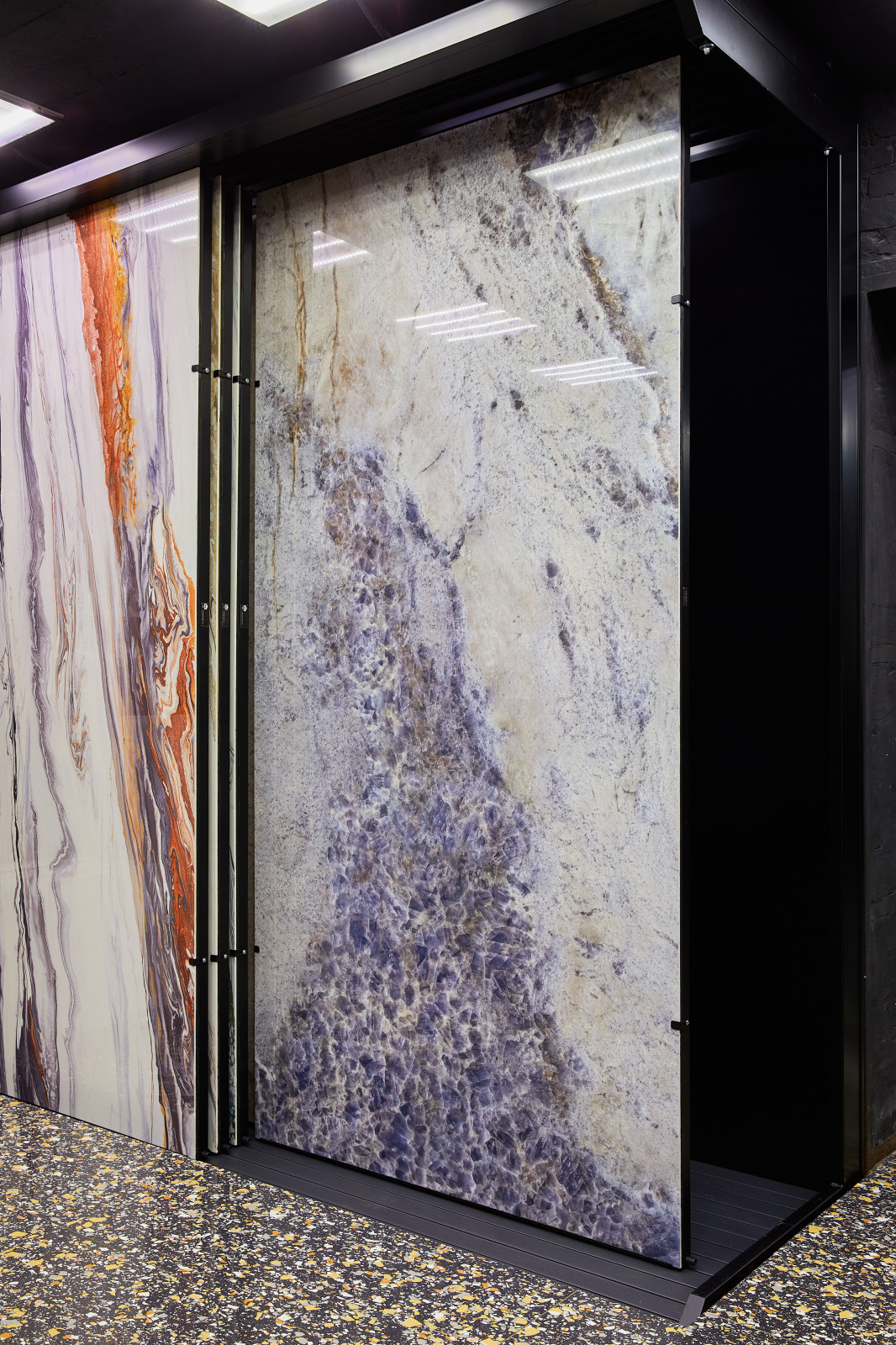 Экспозиция шоурума SpazioIris Moscow