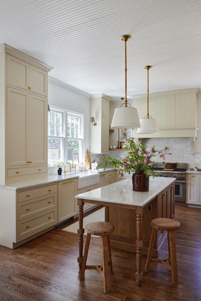 Pillement House - Farmhouse - Kitchen - Chicago - by Laura Design ...