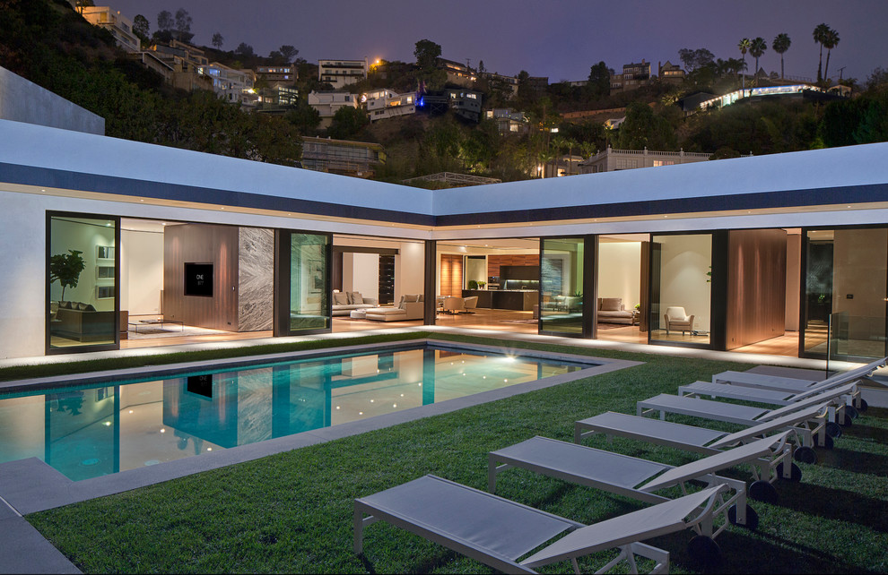 Contemporary rectangular pool in Los Angeles.
